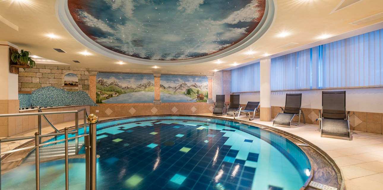 Hotel Senoner  schwimmbad
